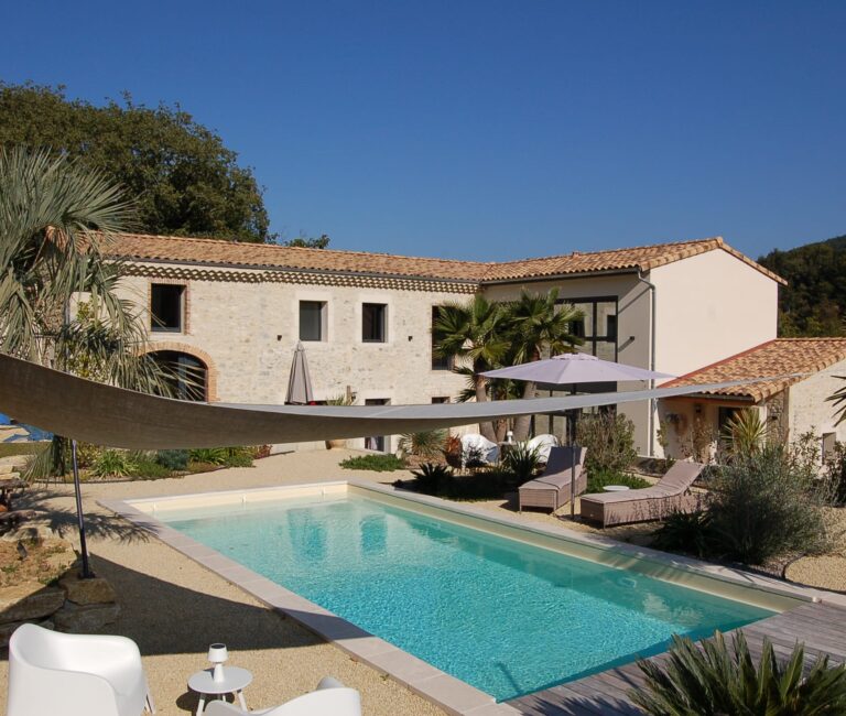 Mas des Mésanges with private swimming pool in Provence Drôme, terrace and landscaped garden.