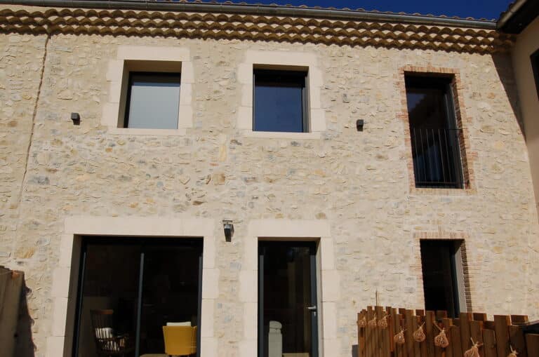 Charming cottage Le Chant des Mésanges with terrace in Provence Drôme