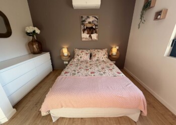 Chambre double confortable du gîte Le Chant des Mésanges en Drôme provençale avec lit 160x200
